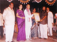 dr kranti vardhan taking krisshi ratna award