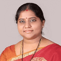 dr madhuri vardhan female ayurvedic specialist in hyderabad portrait